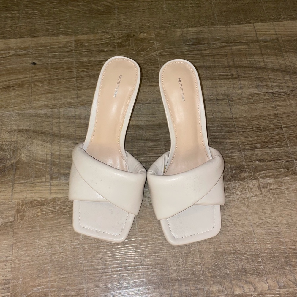 Pretty little thing beige cloud mules NWOT